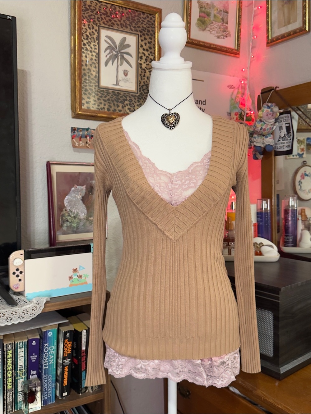 Y2K Ribbed V-Neck Sweater - Picture 6 of 11